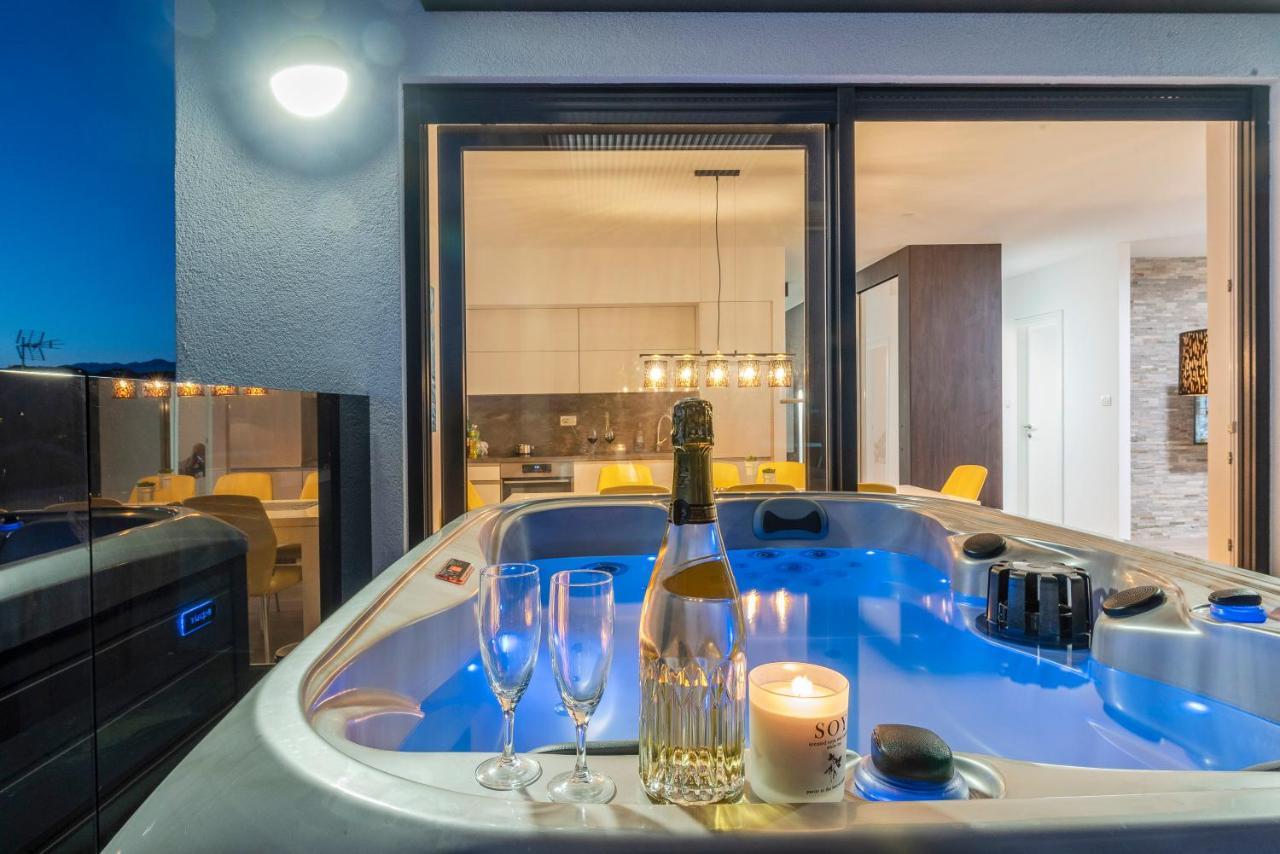 Mediteran Luxury Penthouse With Jacuzzi Mandre Exterior foto